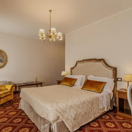 Lecchi Wellness Hotel 4*