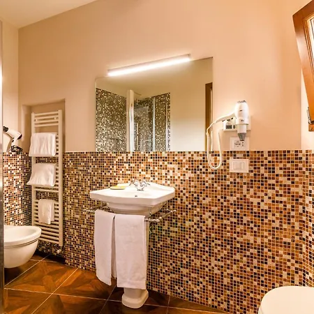 Отель Lecchi Wellness 4*